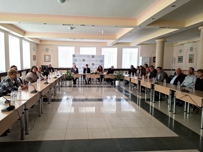 Общ план на конферентната зала където се провежда срещата за 90-годишнината на катедра "Счетоводна отчетност" в Стопанска академия "Д.А. Ценов" - Свищов