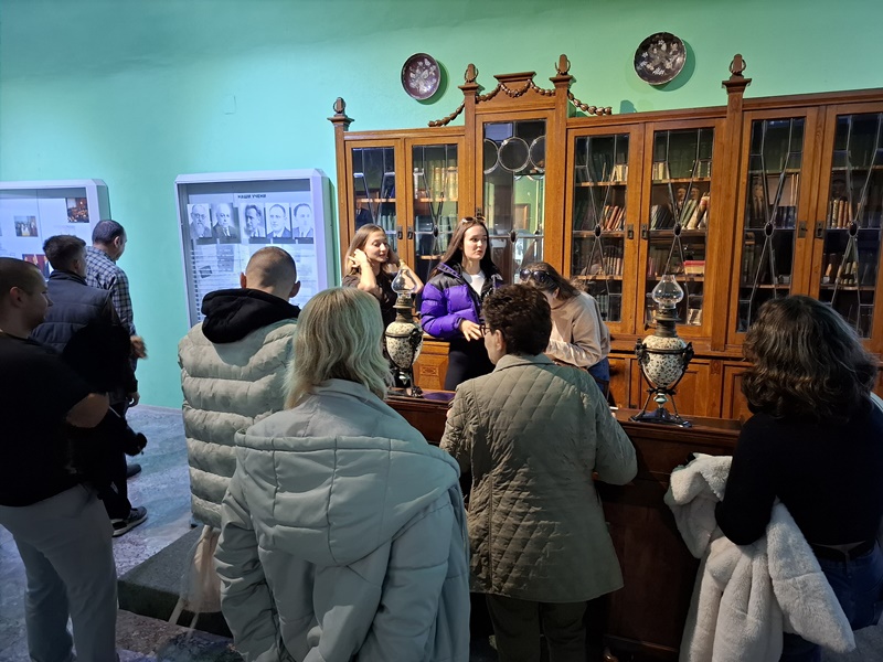 Посещение на участниците в Академичния музей
