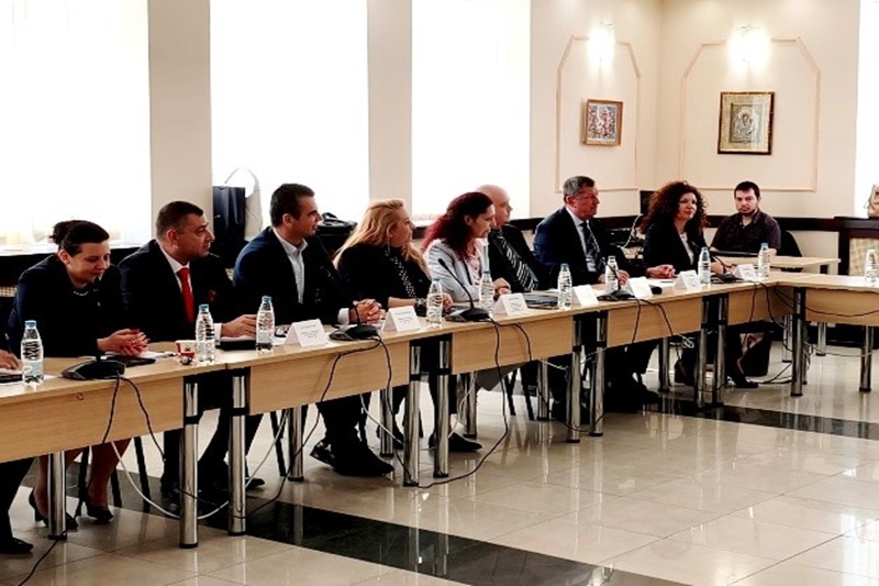 Обсъждания по темата на кръглата маса