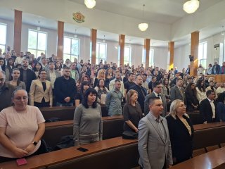В Стопанска академия „Димитър А. Ценов” бе официално открита новата учебна година