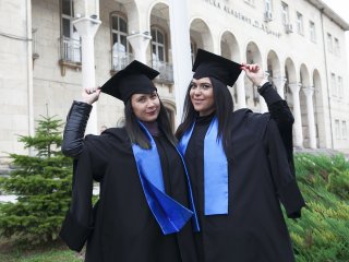В Стопанска академия „Д. А. Ценов” се дипломира випуск 2019 в ОКС „бакалавър”