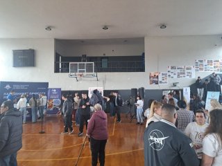 Стопанска академия представи образователните си възможности на кандидатстудентската борса в Троян