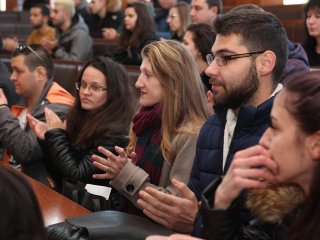 В навечерието на студентския празник Стопанска академия „Д. А. Ценов” награди отличници и изявени студенти