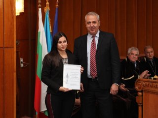 В навечерието на студентския празник Стопанска академия „Д. А. Ценов” награди отличници и изявени студенти