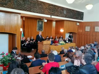 Стопанска академия „Димитър А. Ценов” откри официално 87-ата си учебна година