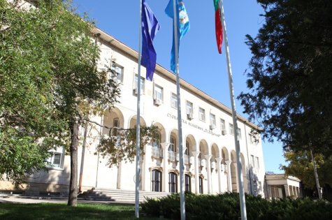 ПОКАНА ЗА УЧАСТИЕ В ТЪРЖЕСТВЕНАТА ЦЕРЕМОНИЯ – ШЕСТВИЕ, С ПОКЛОНЕНИЕ ПРЕД ГРОБА НА ДАРИТЕЛЯ, по случай  ПАТРОННИЯ ПРАЗНИК НА АКАДЕМИЯТА