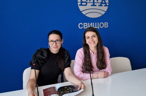 Студентки от Стопанска академия „Димитър А. Ценов“ участваха в представянето на априлския брой на списание ЛИК