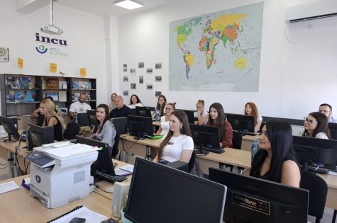 Новите магистри на Свищовската академия завършиха своя курс на обучение