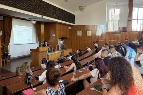 Катедра „Търговски бизнес” проведе кръгли маси-дискусии за удовлетвореността от обучението и отличи студенти с наградата „Перспективен търговец”