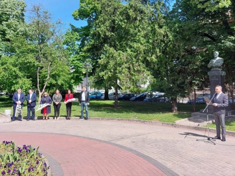 Академичната общност участва в общоградски прояви, посветени на Алеко Константинов и на Българската армия
