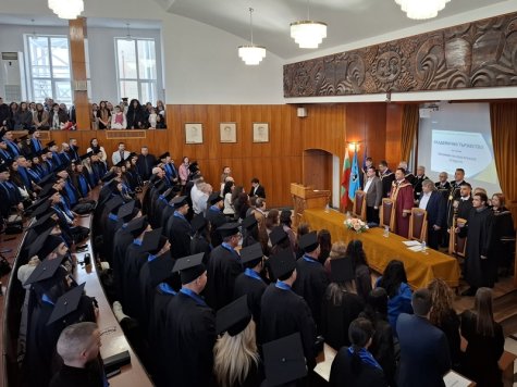 Студентският празник в Свищовската академия бе честван с церемония за награждаване на изявени студенти