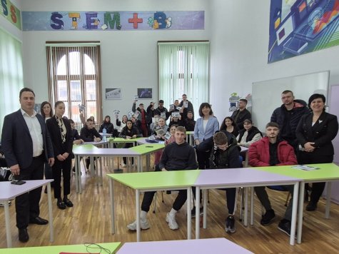 Стопанска академия „Димитър А. Ценов“ проведе срещи-дискусии със свищовски зрелостници за ролята на висшето образование