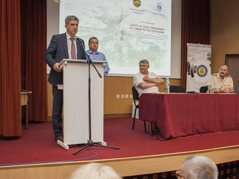 Удостоиха Стопанска академия с юбилеен плакет по повод 140 години от освобождението на Свищов