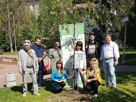 Катедра „Аграрна икономика“ отбеляза Международния ден на Земята със засаждане на Японска вишна