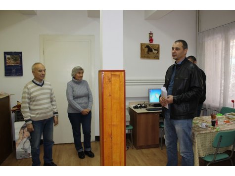 Стопанска академия дари компютърна конфигурация на клуба на инвалида в Свищов