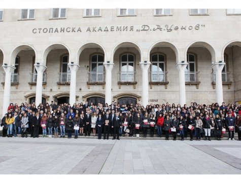 Възпитаници на едно и също училище завоюваха първите места в направления „Икономикс“ и „Счетоводство“ в 11-то национално състезание за средношколци в Стопанска академия