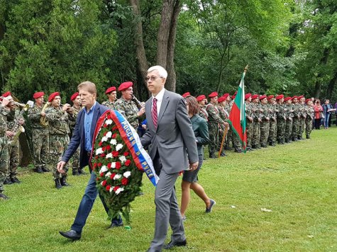 Академичната общност участва в общоградското честване на 141 години от освобождението на Свищов