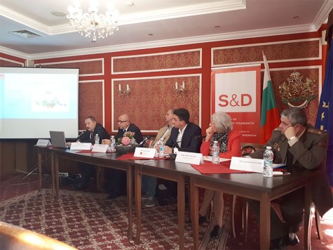 Представители на Стопанска академия с участие във форум за развитие на регионите