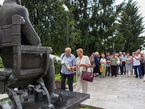 Юбилейни випуски проведоха другарски срещи в Стопанска академия