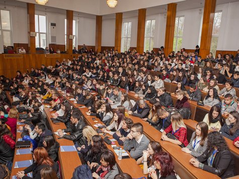 Средношколци от 20 града участваха в Национално ученическо състезание в Стопанска академия